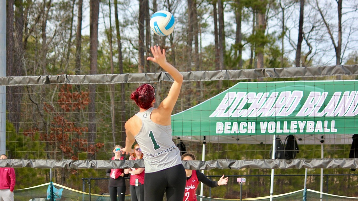 Connolley and Sardina Stay Unbeaten at No. 1 in Battle with Southern Virginia