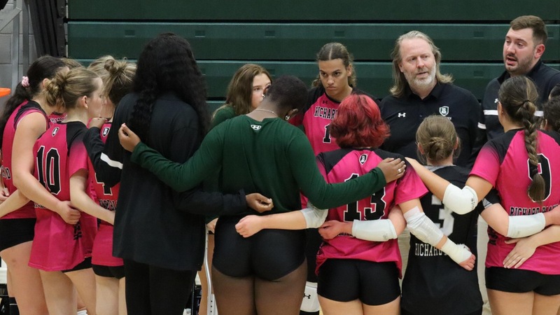 Women's Volleyball Wraps Up Season at Region 10 Tournament